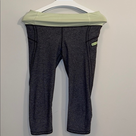 grey lululemon capris - Picture 1 of 7